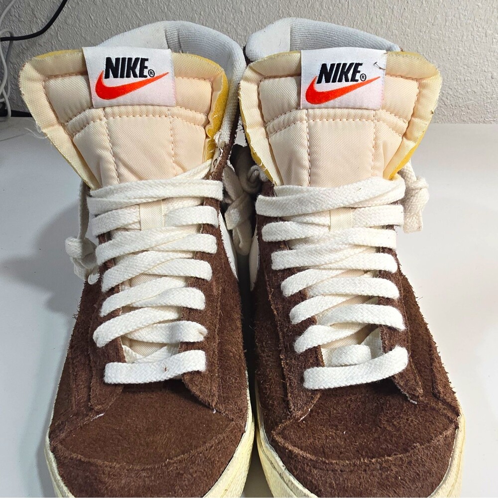 Nike Men's Mid Top Suede Sneakers Brown White Lace Up Rubber Sole